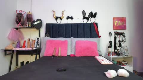 Snapshot of emmily_giraldo chatting on 05.09.26 online show from 05.09.26