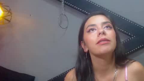emmily_owenn online show from 10.20.25