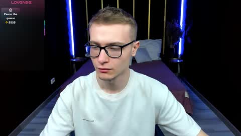 Snapshot of emmit_barker chatting on 05.07.26 Emmit online show from 05.07.26