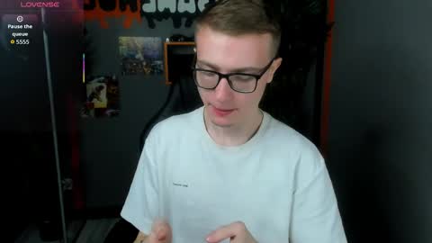 Snapshot of emmit_barker chatting on 05.10.26 Emmit online show from 05.10.26