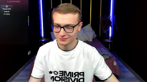 Snapshot of emmit_barker chatting on 05.21.26 Emmit online show from 05.21.26