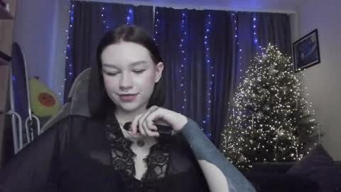 Snapshot of emmy_m00n chatting on 12.20.24 Emily Johny online show from 12.20.24