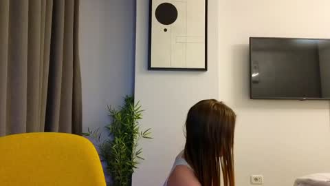 Em online show from 12.17.24