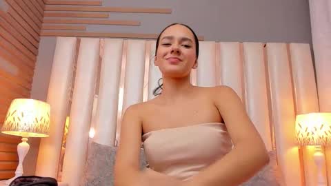 Snapshot of emmycruzz chatting on 05.01.26 emmy online show from 05.01.26