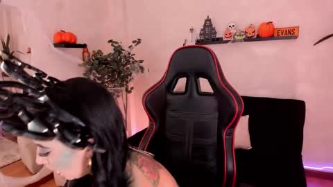 Snapshot of emmyevans1 chatting on 10.25.25 Emmy Evans  online show from 10.25.25