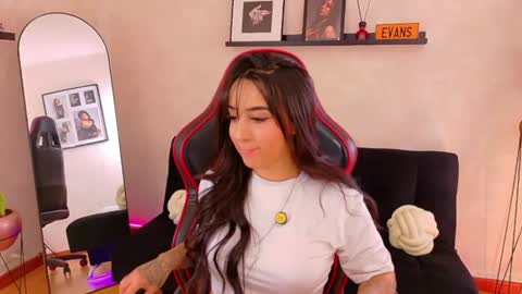 Emmy Evans  online show from 03.02.26