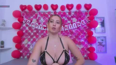 Snapshot of emmyrouse_ chatting on 02.13.26 emmy rouse online show from 02.13.26