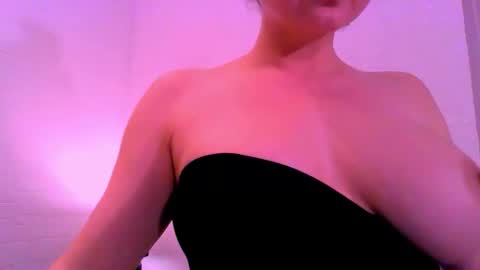 Snapshot of empierce chatting on 05.30.26 M online show from 05.30.26