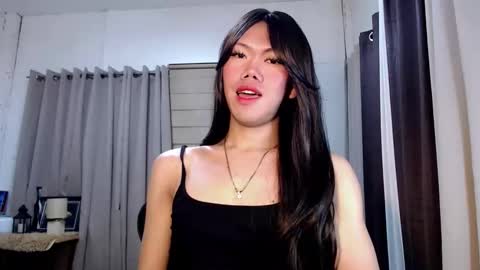 Snapshot of empress_empiretiara chatting on 03.26.26 tiara online show from 03.26.26