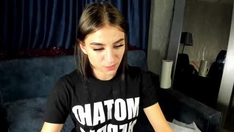 Snapshot of emy__angel chatting on 12.16.24 emy__angel online show from 12.16.24