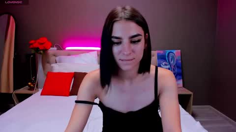 Snapshot of emy__angel chatting on 12.17.24 emy__angel online show from 12.17.24