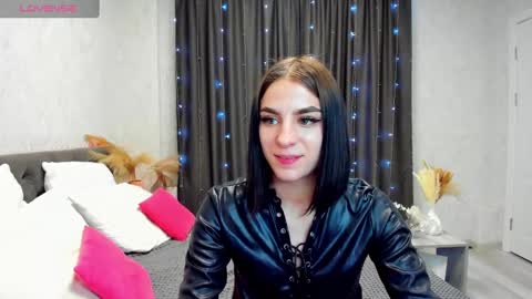 Snapshot of emy__angel chatting on 12.28.24 emy__angel online show from 12.28.24