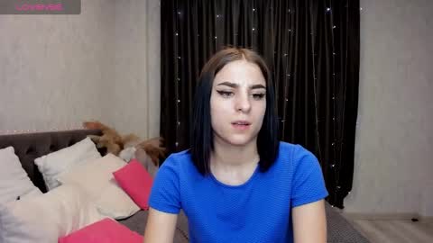 Snapshot of emy__angel chatting on 01.03.25 emy__angel online show from 01.03.25