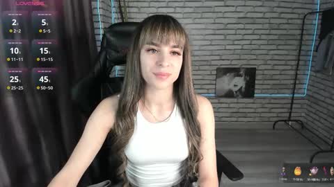 Snapshot of emy__angel chatting on 09.26.25 emy__angel online show from 09.26.25