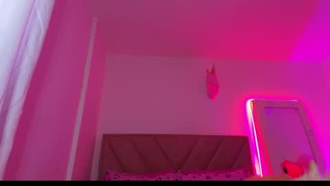 Snapshot of emy_colee chatting on 01.19.26 Emy online show from 01.19.26