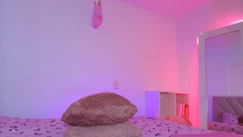 Snapshot of emy_colee chatting on 02.05.26 Emy online show from 02.05.26