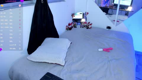 Im Emily would you like to help me reach 100  online show from 12.22.24