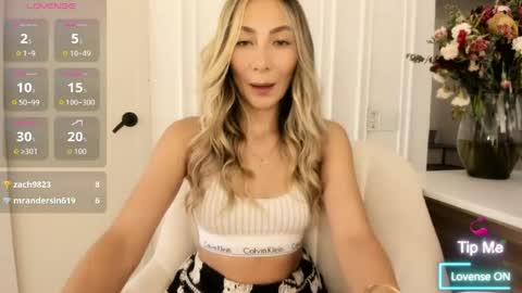 Snapshot of emyconneer chatting on 05.24.26 emyconneer online show from 05.24.26