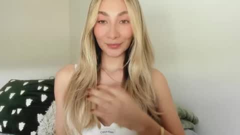 Snapshot of emyconneer chatting on 07.28.26 emyconneer online show from 07.28.26