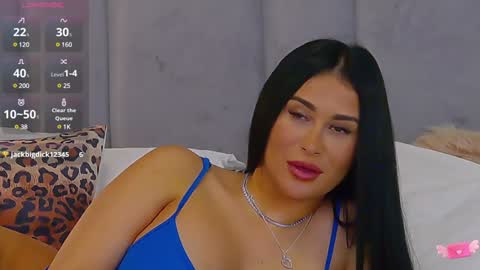 Snapshot of emylaveau chatting on 01.21.25 Emy online show from 01.21.25