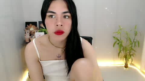 Snapshot of enchantress_mia03 chatting on 06.24.26 enchantress_mia03 online show from 06.24.26