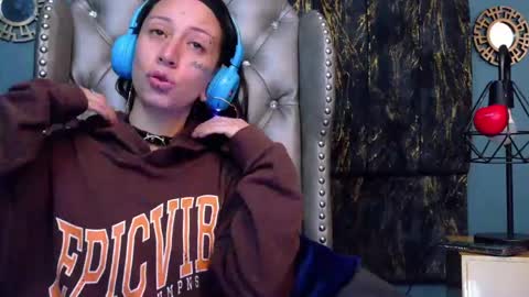 Snapshot of enchantressqueen chatting on 04.20.26 EnchantressQueen online show from 04.20.26
