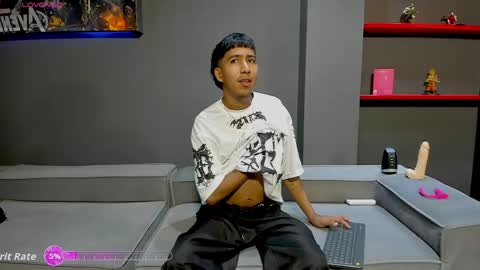 Snapshot of ender_h0tt chatting on 04.22.26 Ender online show from 04.22.26