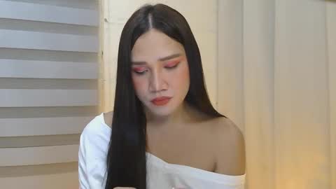 Snapshot of endless_lover22 chatting on 02.17.26 sahara love online show from 02.17.26