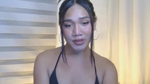 Snapshot of endless_lover22 chatting on 04.14.26 sahara love online show from 04.14.26