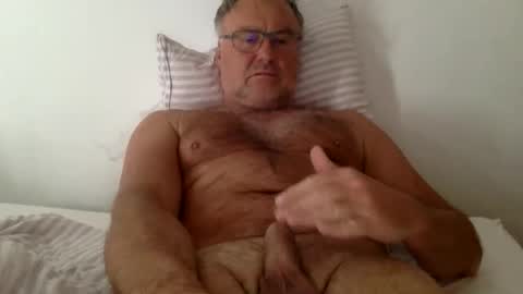 Snapshot of endurado chatting on 04.27.26 endurado online show from 04.27.26