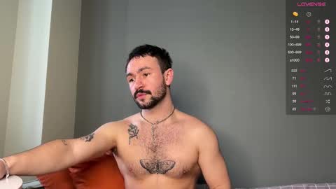 Snapshot of enen_glo chatting on 02.19.26 Enen online show from 02.19.26