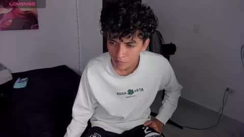 Snapshot of energy_lover137 chatting on 02.16.26 Salo online show from 02.16.26