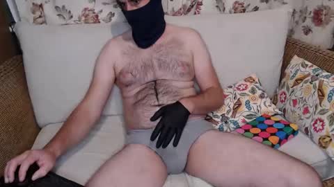 Snapshot of englishshyguyuk chatting on 11.05.25 englishshyguyuk online show from 11.05.25