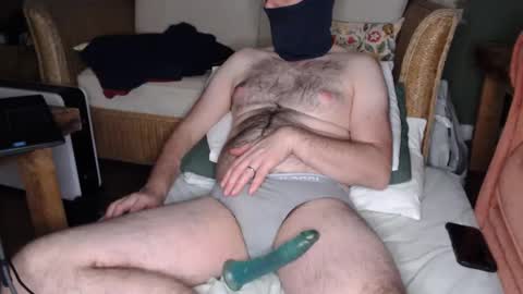 Snapshot of englishshyguyuk chatting on 01.08.26 englishshyguyuk online show from 01.08.26