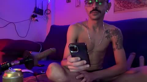 Snapshot of enjoythetrip chatting on 10.04.25 Luke online show from 10.04.25