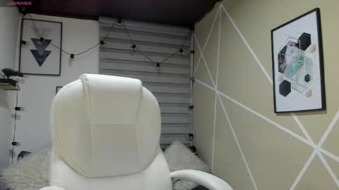 Enma clark online show from 04.14.26