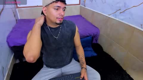 Snapshot of enrique_villa23 chatting on 09.28.25 enrique online show from 09.28.25
