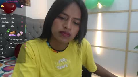 Snapshot of enyelin chatting on 04.21.26 Enyenlina online show from 04.21.26