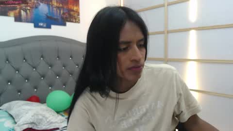 Snapshot of enyelin chatting on 05.05.26 Enyenlina online show from 05.05.26