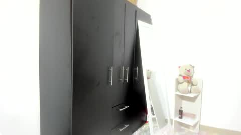 Angela online show from 04.18.26