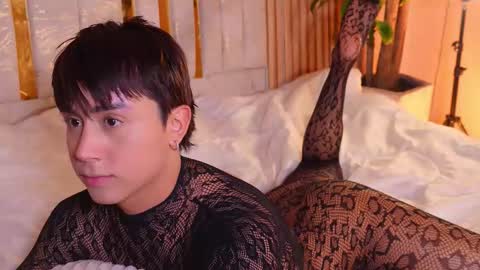 Snapshot of enyollbloss chatting on 10.22.25 Call me Sweet online show from 10.22.25