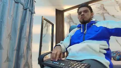 Snapshot of enzo_turner chatting on 01.15.26 online show from 01.15.26