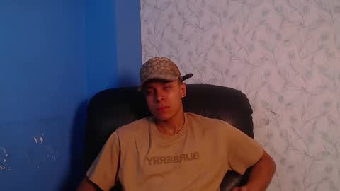 Snapshot of enzo_valentinou chatting on 04.15.26 Enzo online show from 04.15.26