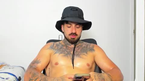 Enzo Aren online show from 10.19.25