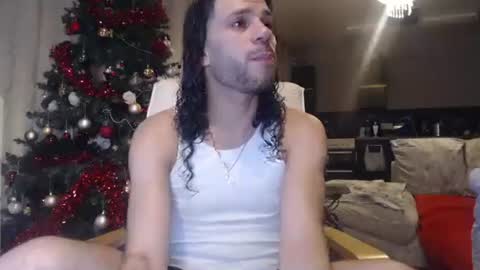 Snapshot of enzofrenchy chatting on 12.10.24 enzofrenchy online show from 12.10.24