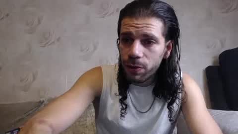 Snapshot of enzofrenchy chatting on 01.07.25 enzofrenchy online show from 01.07.25