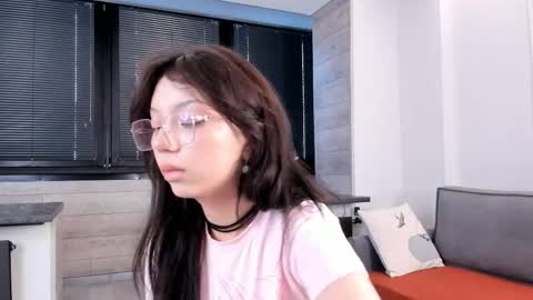 Snapshot of epifaniatwist chatting on 05.19.26 Ayami online show from 05.19.26