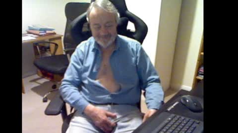 Snapshot of erasmus_d chatting on 12.03.24 erasmus_d online show from 12.03.24