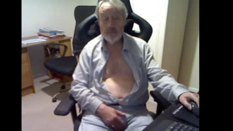 Snapshot of erasmus_d chatting on 12.05.24 erasmus_d online show from 12.05.24