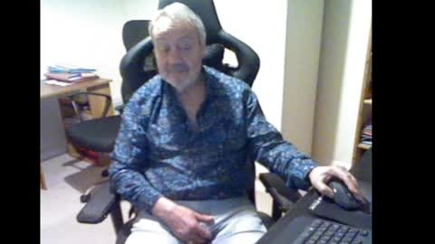 Snapshot of erasmus_d chatting on 12.07.24 erasmus_d online show from 12.07.24